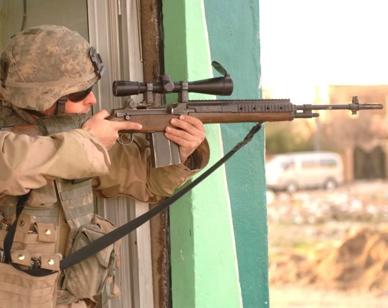 022806_US_Army_in_Mosul_Iraq_US_Arm.jpg