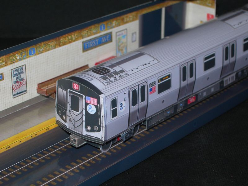 really beautiful model of a New York Subway Station , in 1/140 scale 
