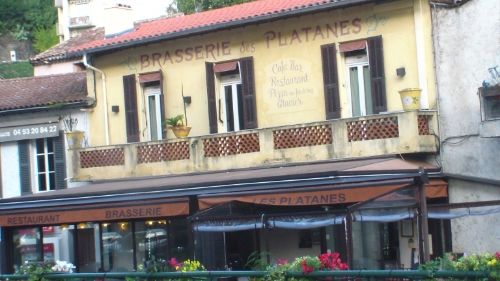 Le Bar des Platanes. Photo de repérage, pour le tournage du film BRAMSTOCKER: Legal Gang, par Frédéric Vidal. © 2013, Post Scriptum. - See more at: http://s317.photobucket.com/user/frenchcop/media/379623c4-a13a-4f2a-ba7d-5505d333e49d_zps7df30654.jpg.html#sthash.whM9YE4X.dpuf